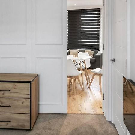 Bright And Spacious 1-Bdr Flat W/ Free Parking 雷丁 外观 照片