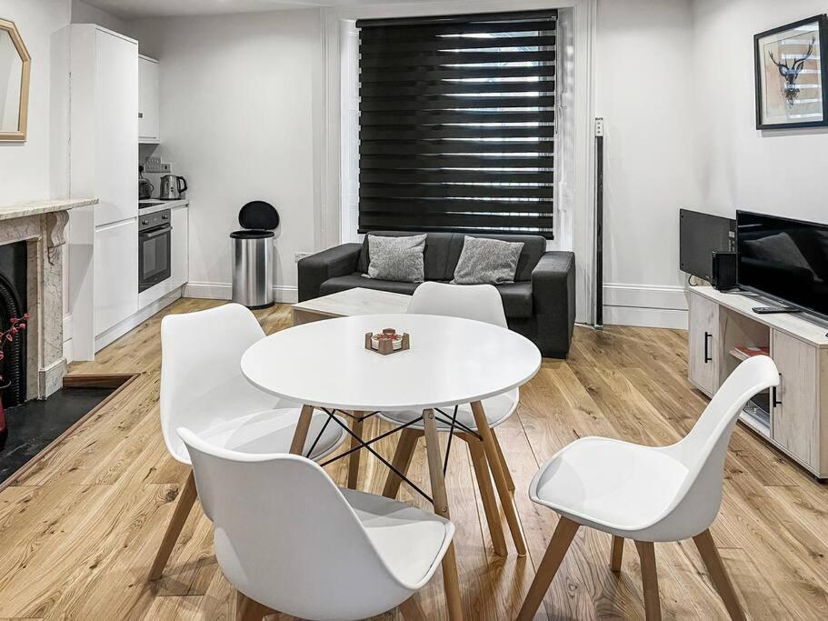 Bright And Spacious 1-Bdr Flat W/ Free Parking 雷丁 外观 照片