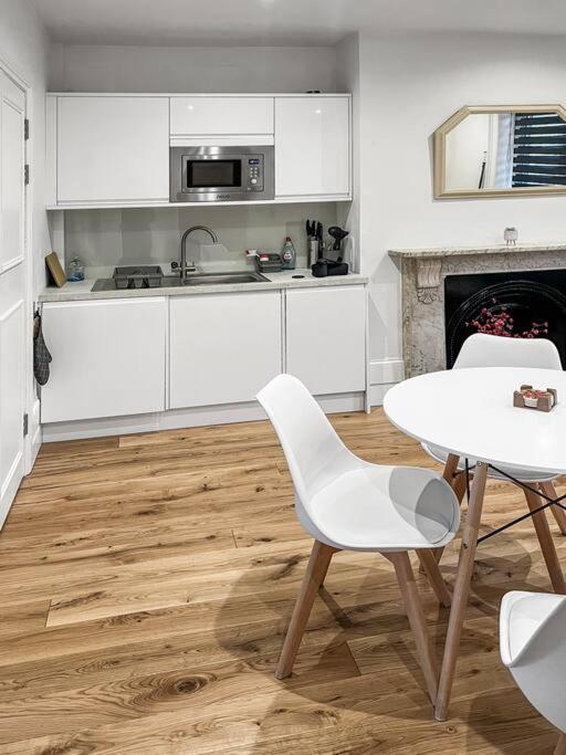 Bright And Spacious 1-Bdr Flat W/ Free Parking 雷丁 外观 照片