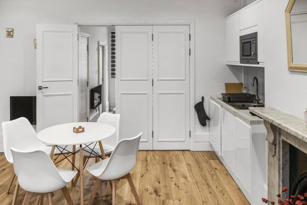 Bright And Spacious 1-Bdr Flat W/ Free Parking 雷丁 外观 照片