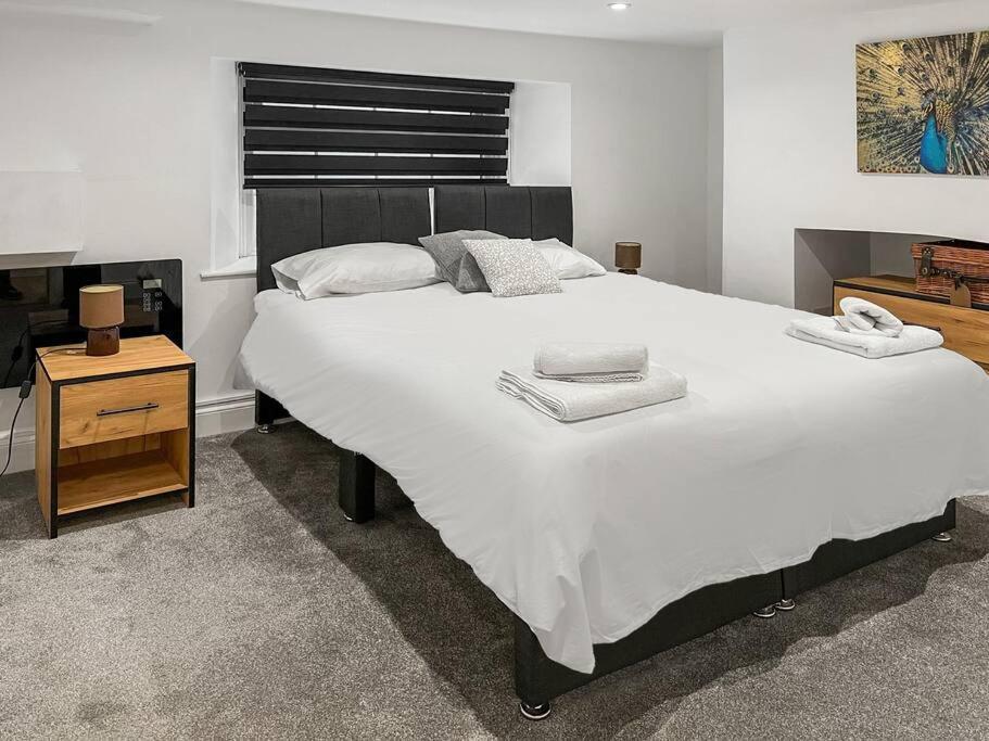 Bright And Spacious 1-Bdr Flat W/ Free Parking 雷丁 外观 照片